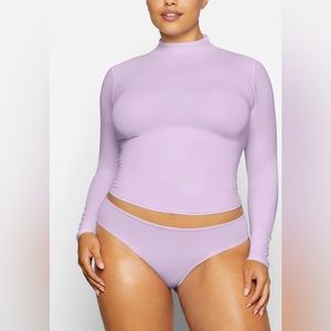 ❌SOLD❌Skims turtleneck long sleeve in Sugar Plum sz Small